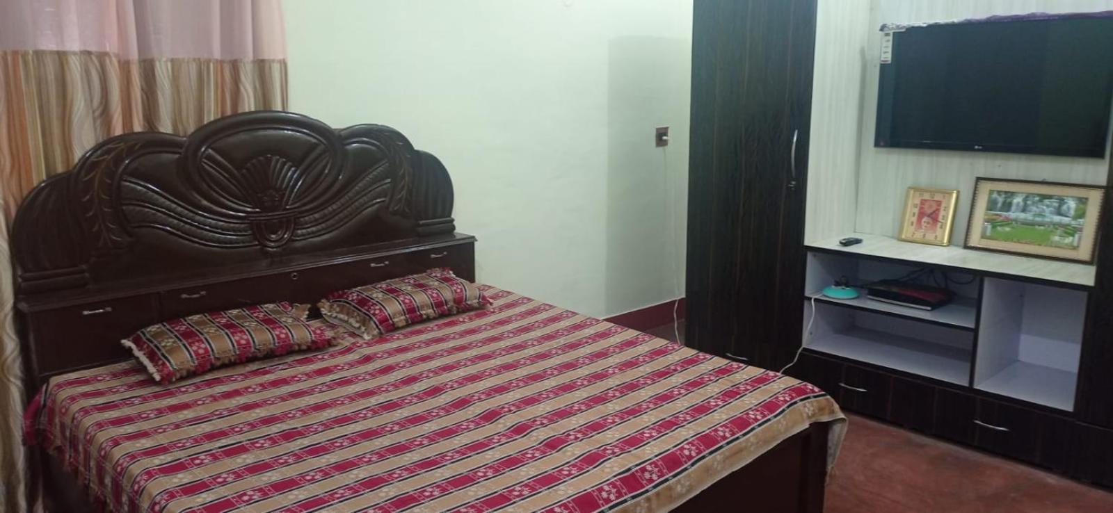 Homestay Comfort Villa Rāmpur Exterior foto