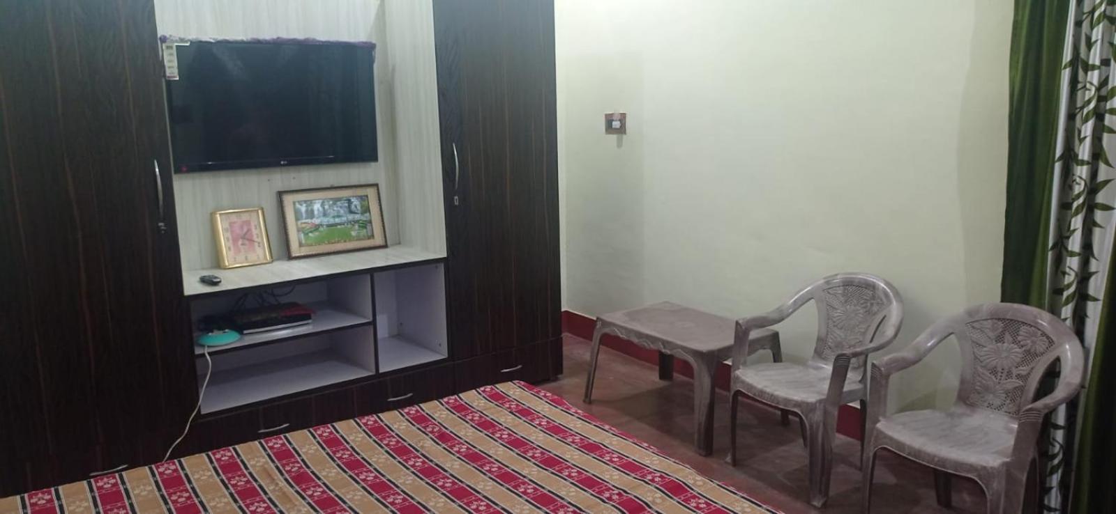 Homestay Comfort Villa Rāmpur Exterior foto